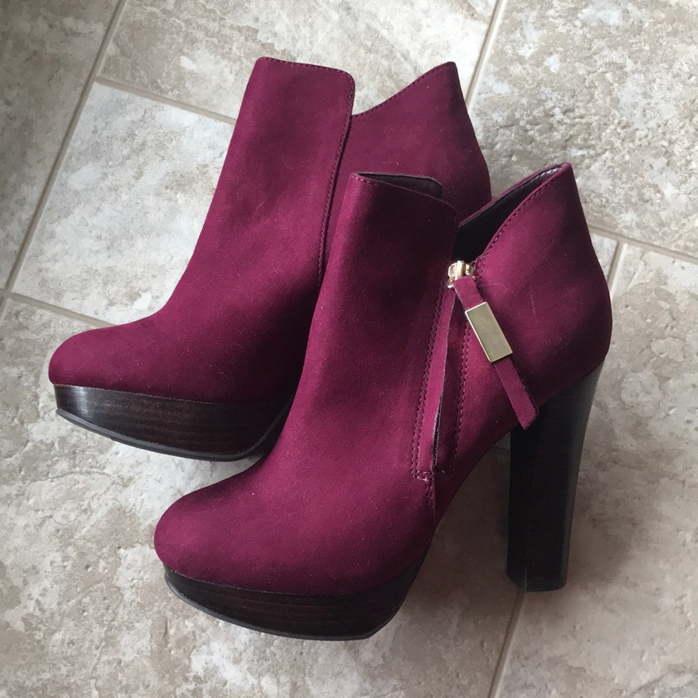 Never worn!! Beautiful Aldo Booties